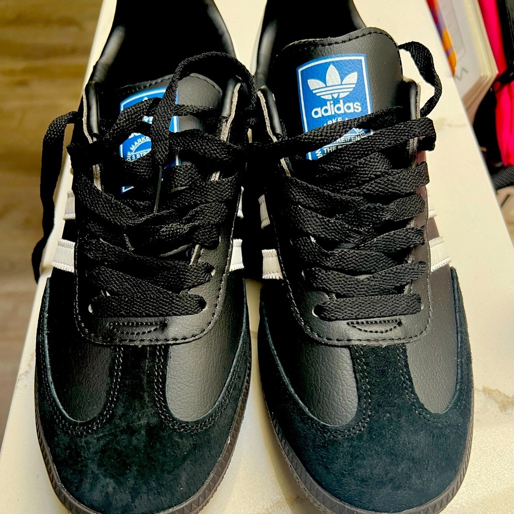 New Sambas - Never worn Men’s 8